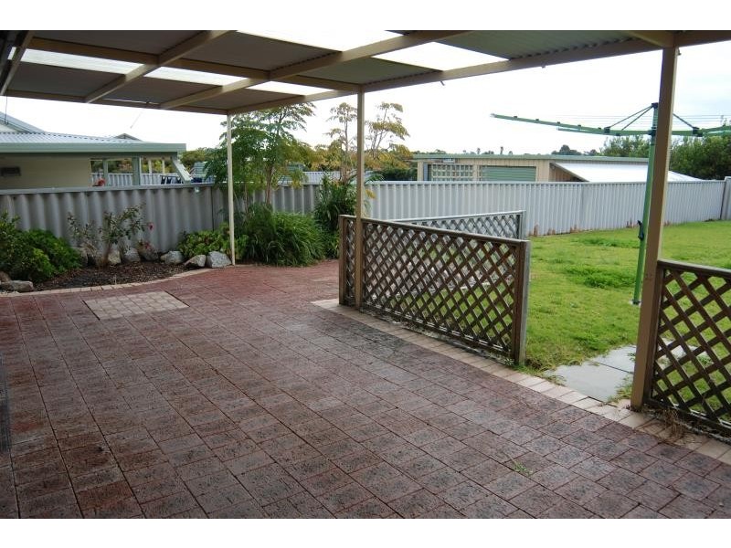 28 Abercorn Street, Orana WA 6330