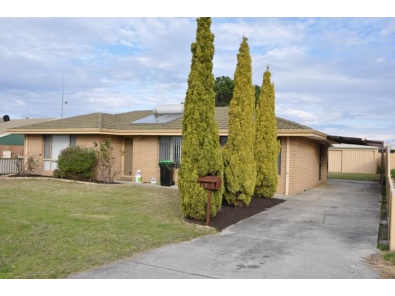 7 Lorenzo Way, Orana WA 6330