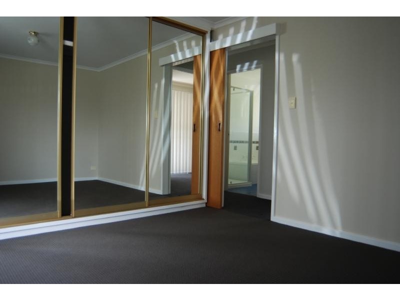 7 Lorenzo Way, Orana WA 6330