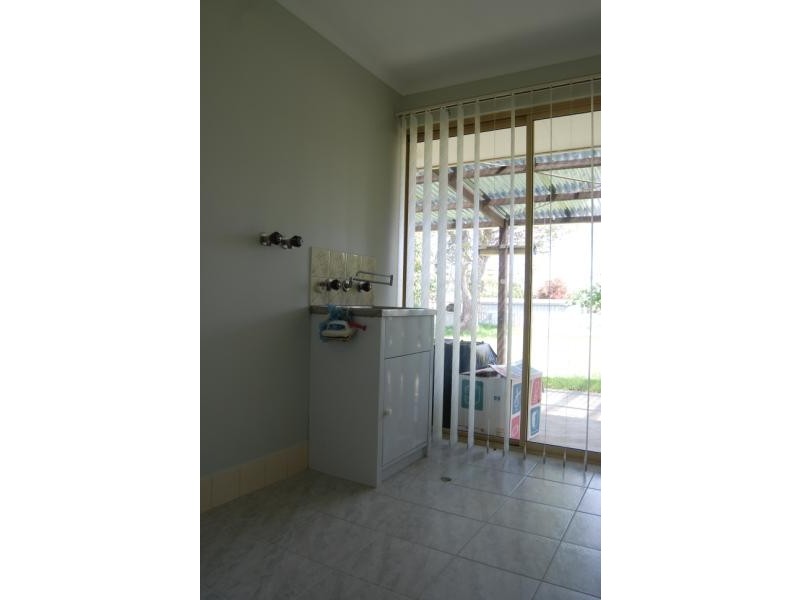7 Lorenzo Way, Orana WA 6330