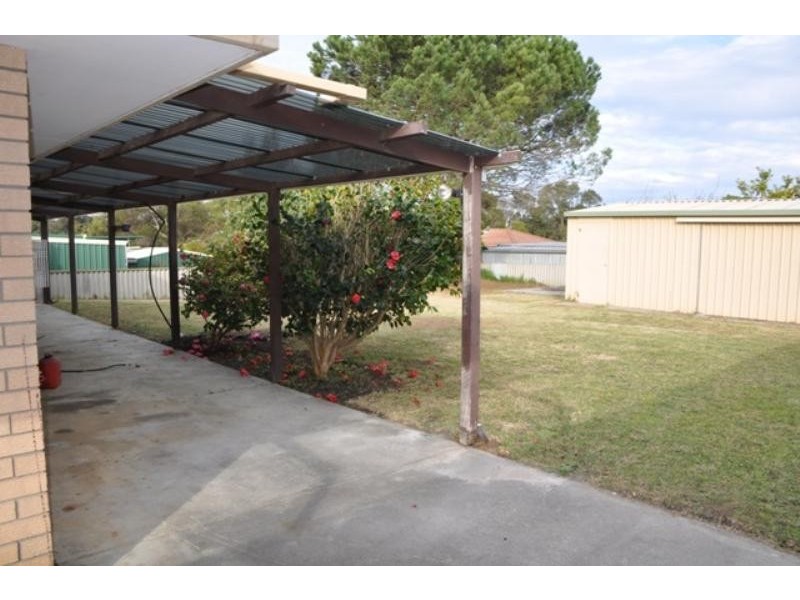 7 Lorenzo Way, Orana WA 6330