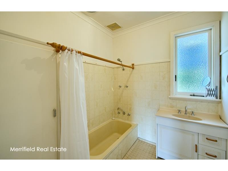 10 Halifax Street, Mount Melville WA 6330