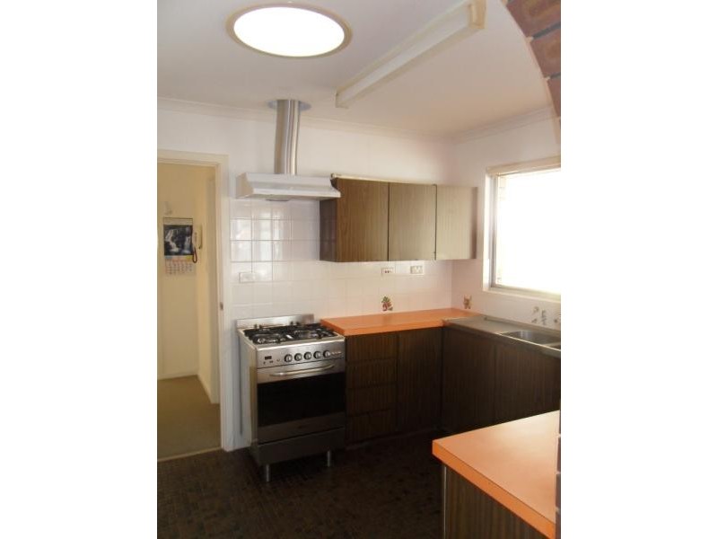 18 King George Street, Little Grove WA 6330