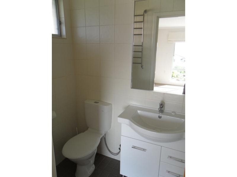 18 King George Street, Little Grove WA 6330