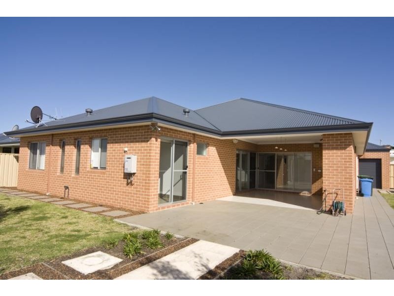 1 Grandis Way, Yakamia WA 6330