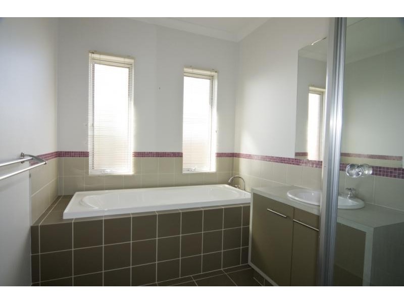 1 Grandis Way, Yakamia WA 6330