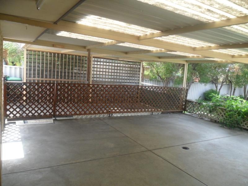 28 Seville Way, Orana WA 6330