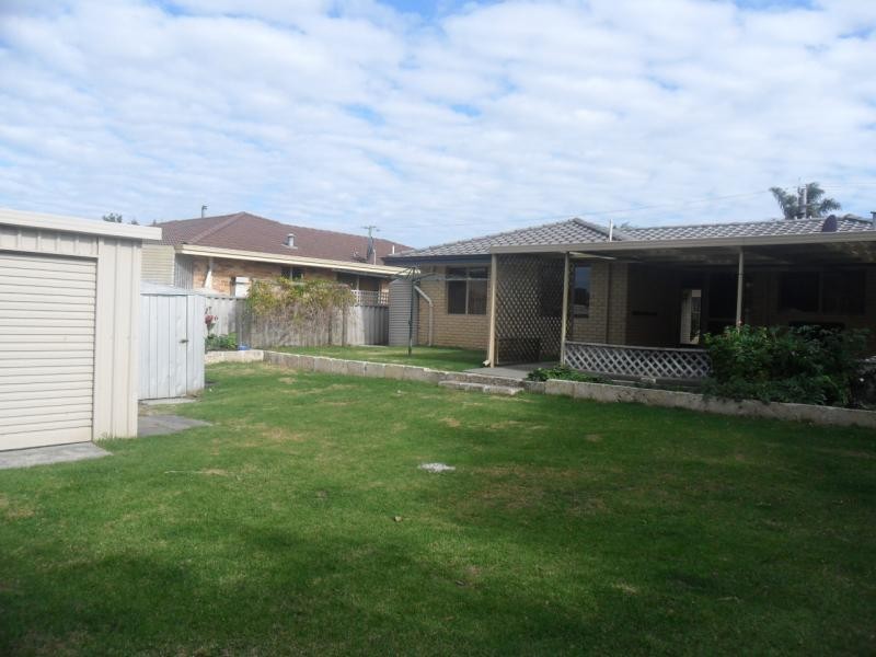 28 Seville Way, Orana WA 6330