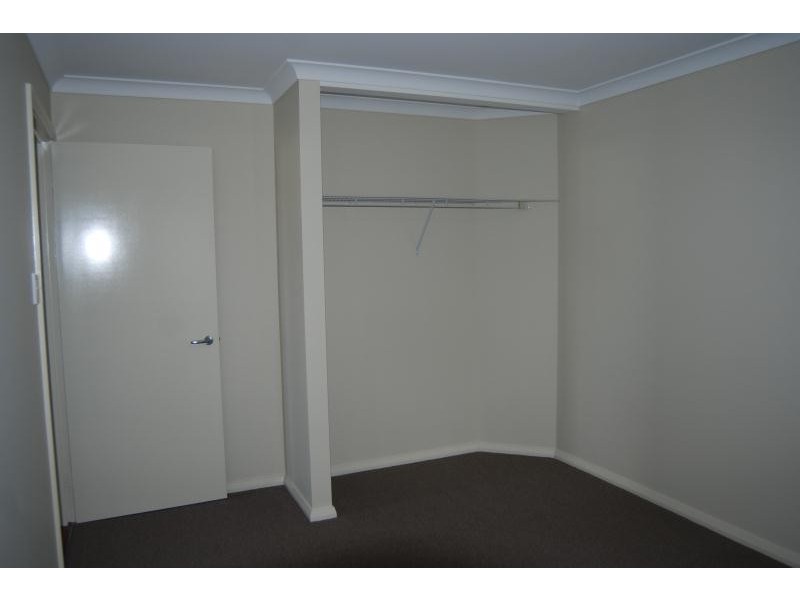 12 Dunn Street, Orana WA 6330