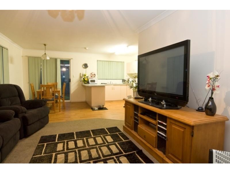 21B Canning Street, Orana WA 6330