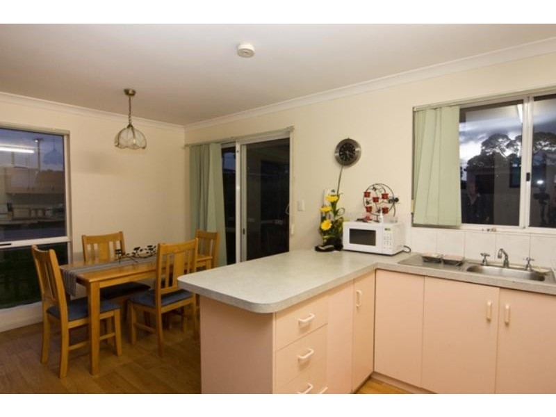 21B Canning Street, Orana WA 6330