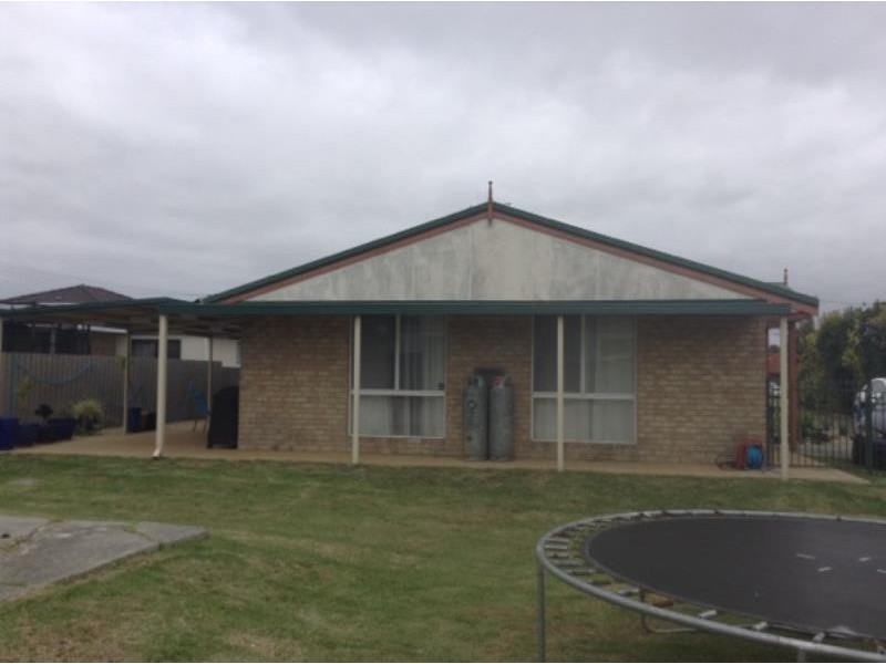 21B Canning Street, Orana WA 6330