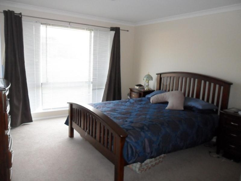 8 Notley Street, Yakamia WA 6330