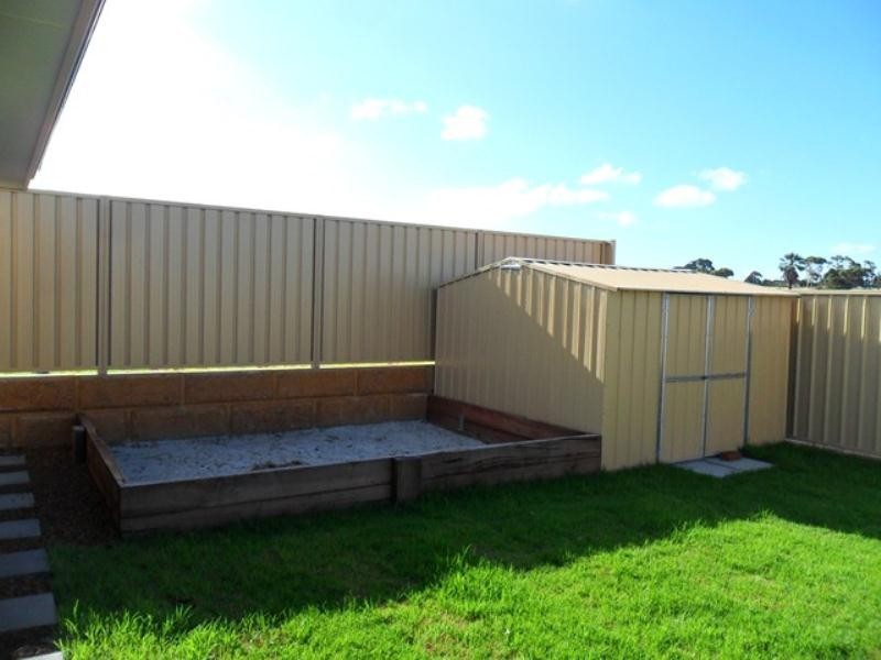 8 Notley Street, Yakamia WA 6330