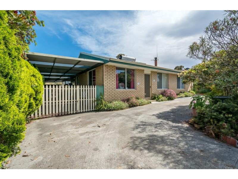 5 Lorenzo Way, Orana WA 6330