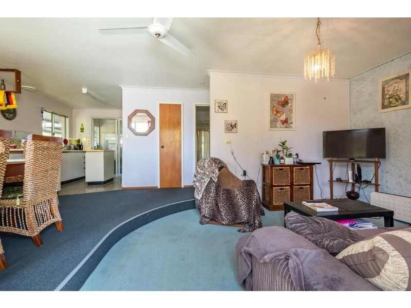 5 Lorenzo Way, Orana WA 6330
