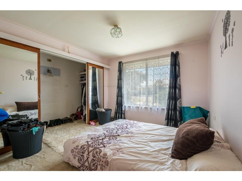 5 Lorenzo Way, Orana WA 6330