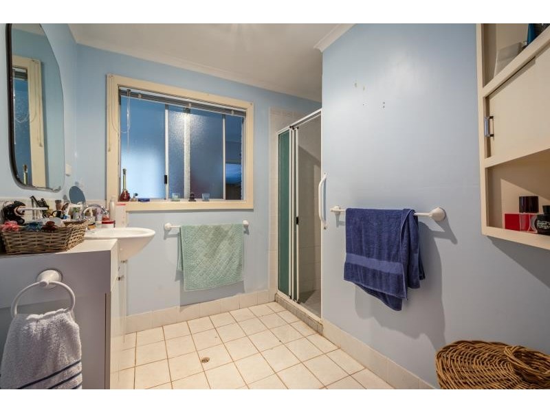 5 Lorenzo Way, Orana WA 6330