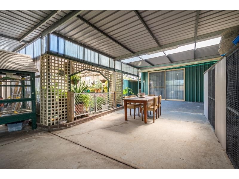 5 Lorenzo Way, Orana WA 6330