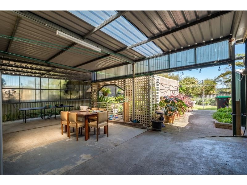 5 Lorenzo Way, Orana WA 6330