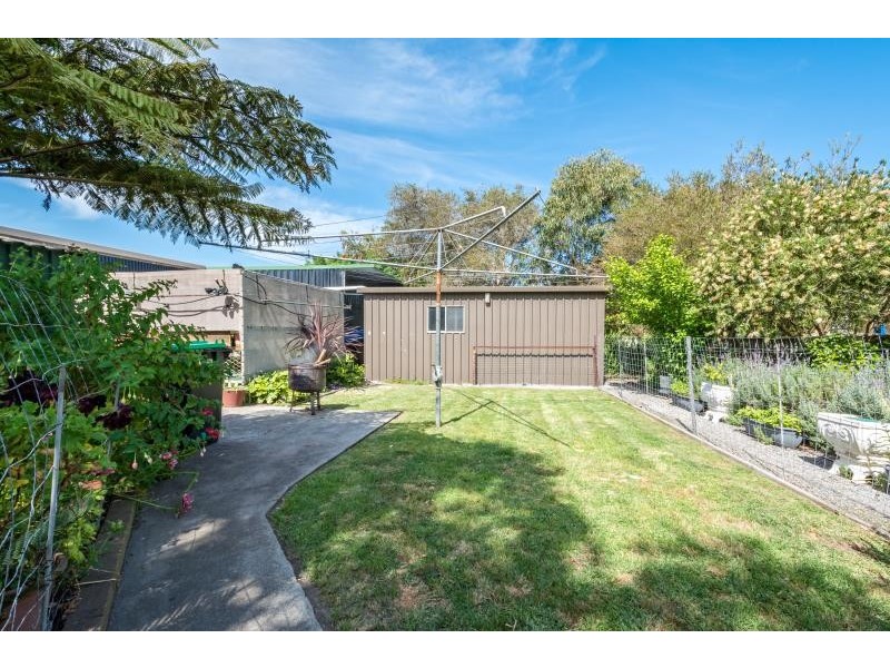 5 Lorenzo Way, Orana WA 6330