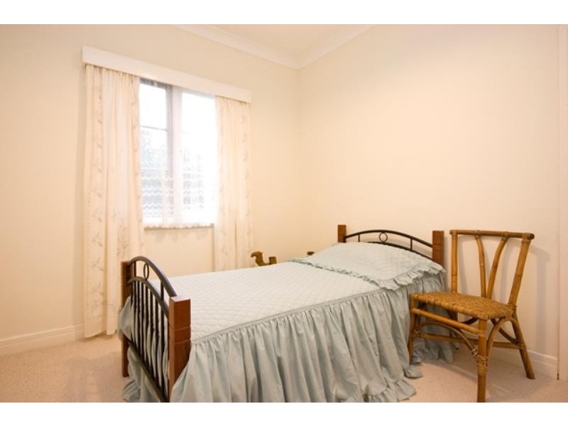 615 Frenchman Bay Rd, Little Grove WA 6330