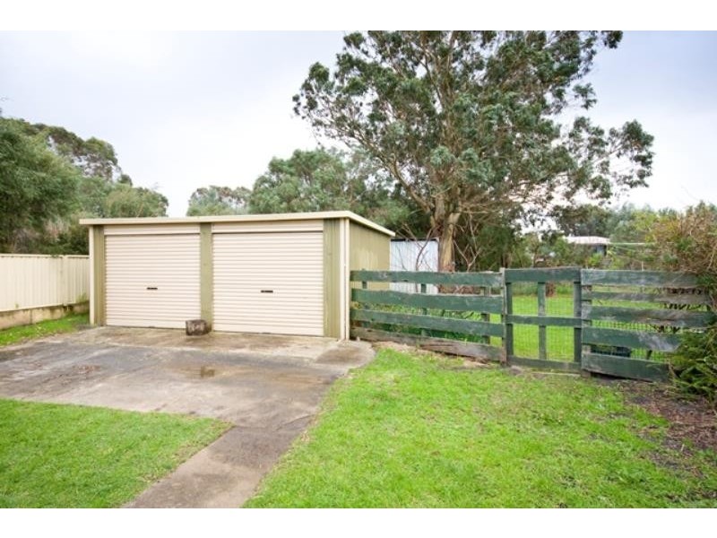 615 Frenchman Bay Rd, Little Grove WA 6330