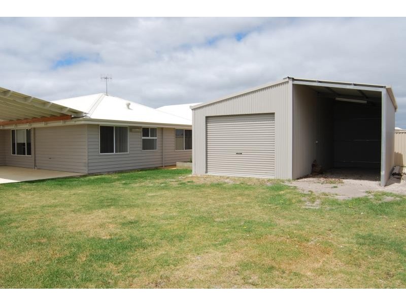 8 Satellite Close, Mckail WA 6330