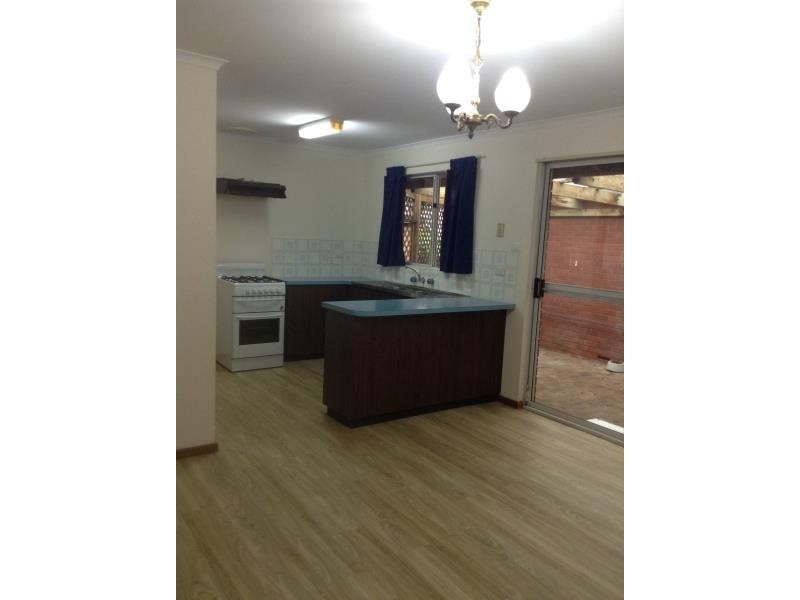 2/11 Wollaston Road, Middleton Beach WA 6330