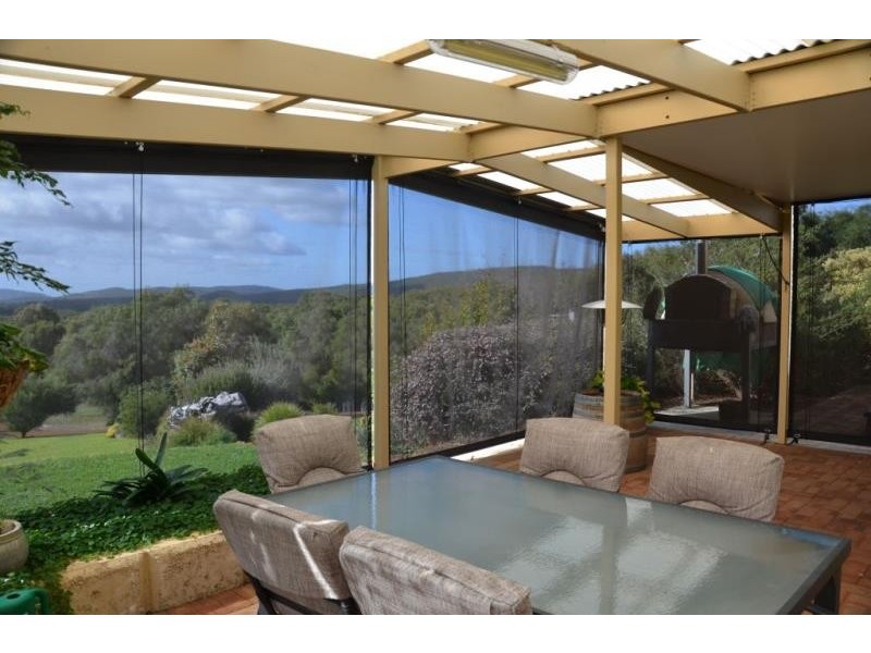 6 Rainbows End, Big Grove WA 6330