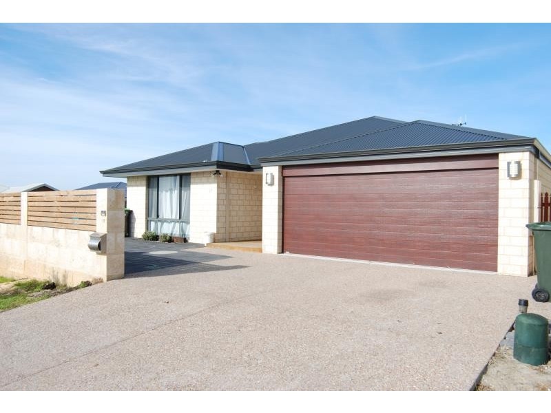 17 Comet Corner, Mckail WA 6330