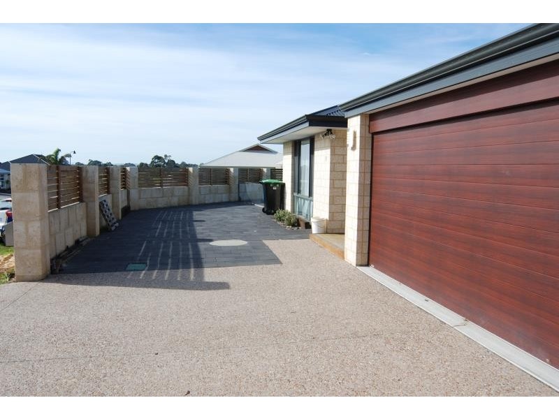 17 Comet Corner, Mckail WA 6330