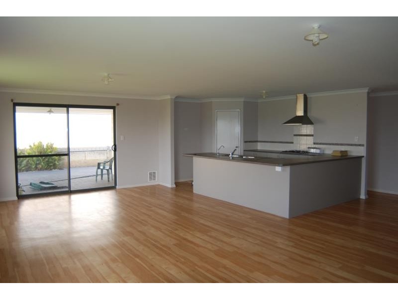 17 Comet Corner, Mckail WA 6330