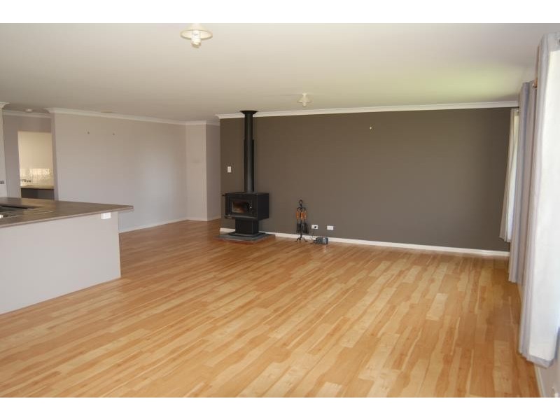 17 Comet Corner, Mckail WA 6330