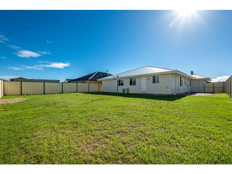 3 Orion Avenue, Mckail WA 6330