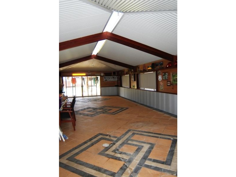 12 Goss Street, Little Grove WA 6330