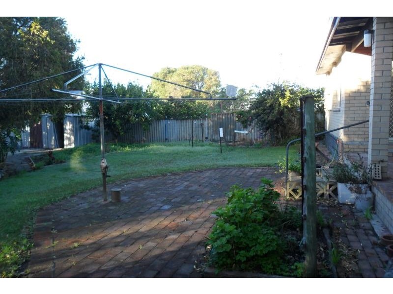 24 Minerva Street, Yakamia WA 6330