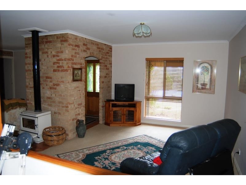 16 Boronia Avenue, Collingwood Heights WA 6330