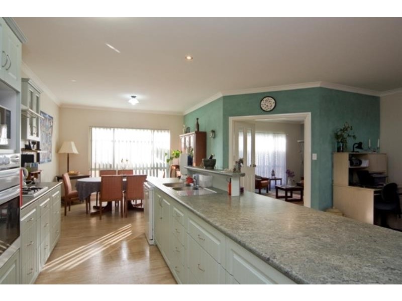 8b Maevida Court, Collingwood Heights WA 6330