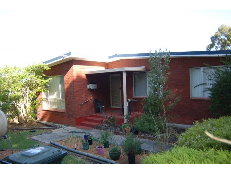 8 Helen Street, Gledhow WA 6330