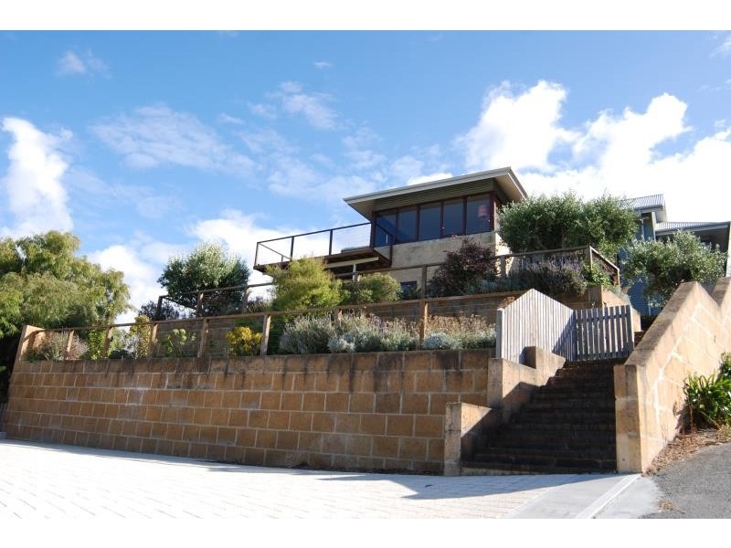 11 Earl Street, Albany WA 6330