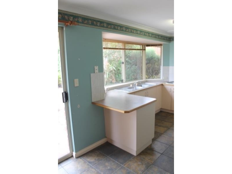 19 Vivian Crescent, Lockyer WA 6330