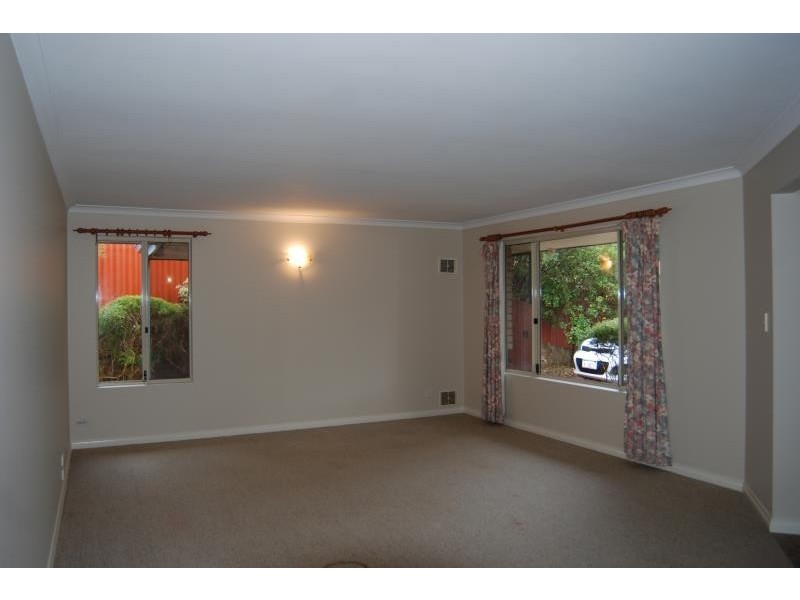 19 Vivian Crescent, Lockyer WA 6330