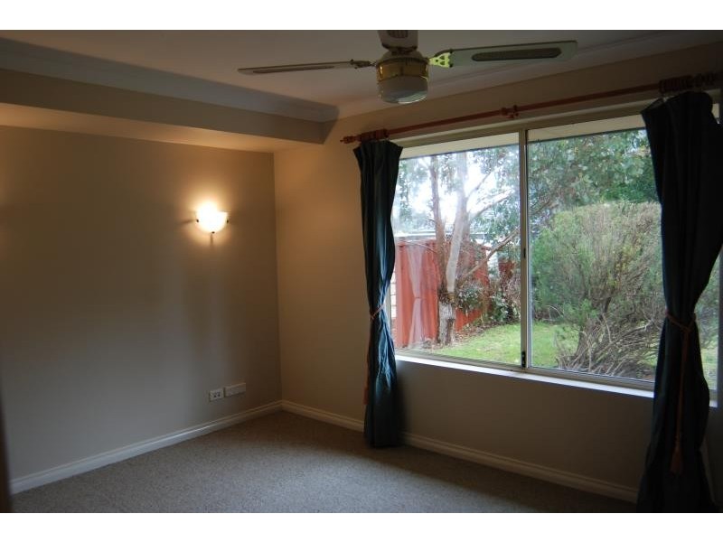 19 Vivian Crescent, Lockyer WA 6330