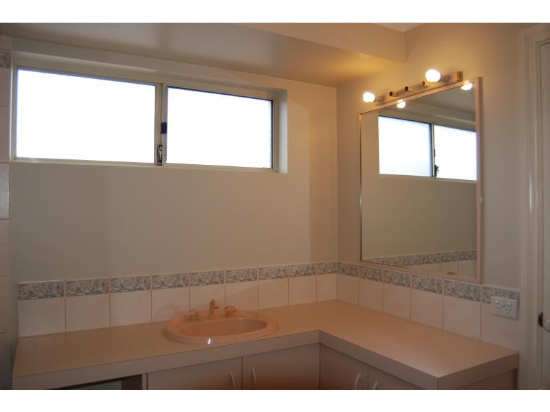 19 Vivian Crescent, Lockyer WA 6330