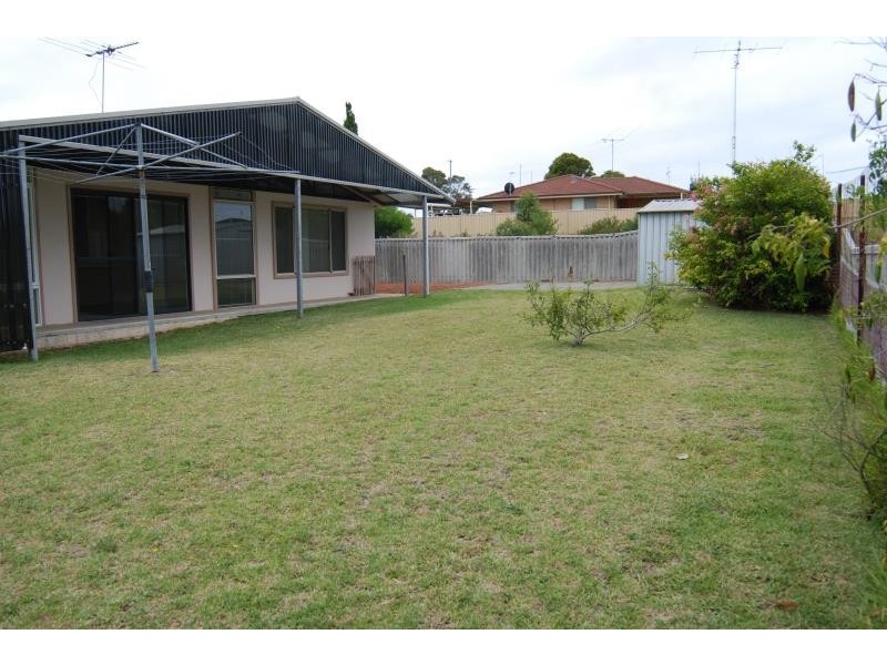 14 Leonora Street, Yakamia WA 6330