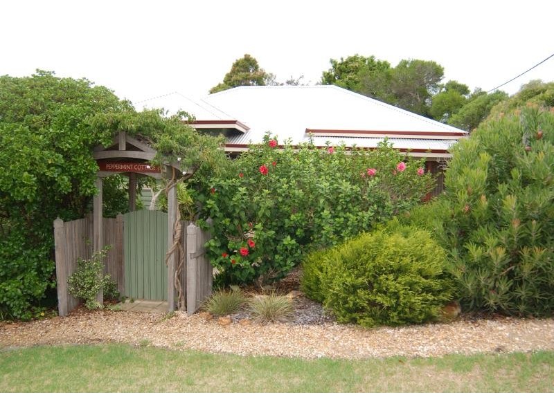 16 Johnston Street, Albany WA 6330