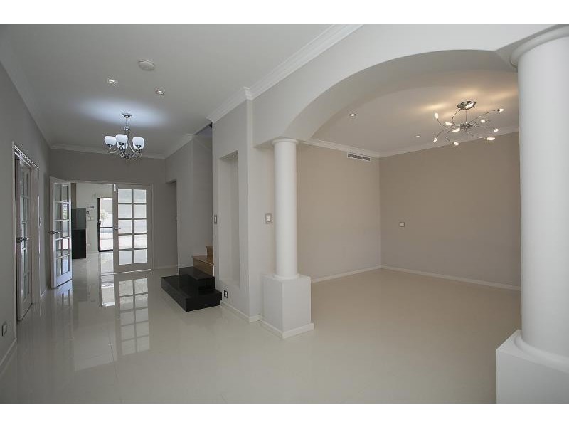 7 Kokoda Boulevard, Dianella WA 6059