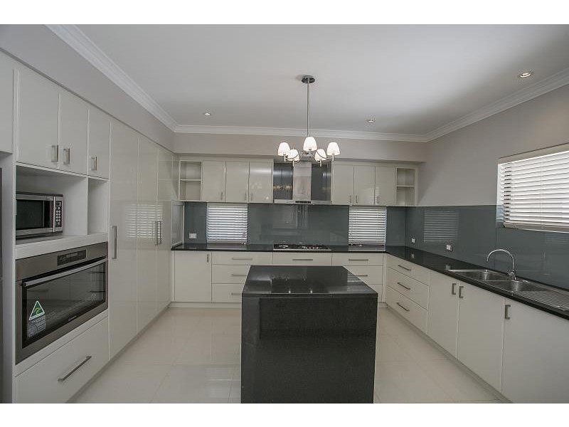 7 Kokoda Boulevard, Dianella WA 6059