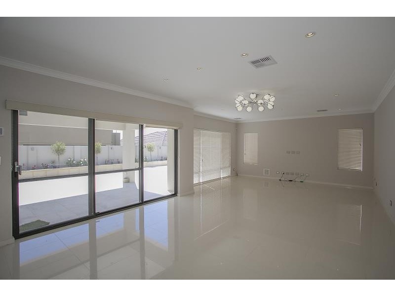 7 Kokoda Boulevard, Dianella WA 6059